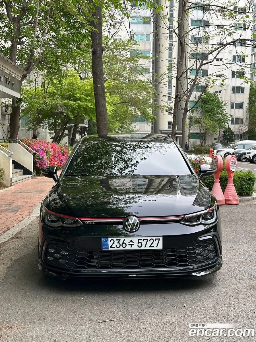 Volkswagen Golf 2.0 GTI 2024 — photo 1, buy with delivery to Moscow
