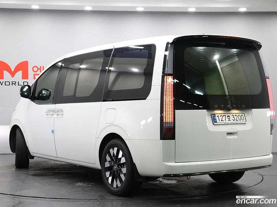 Hyundai Staria 4WD 9 2025 — thumbnail 4