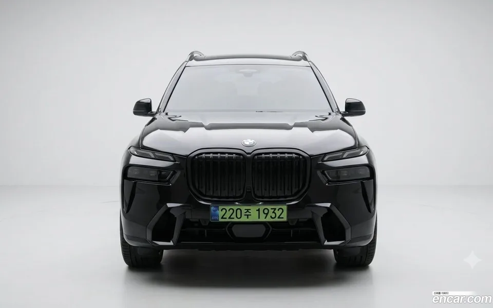 BMW X7 xDrive 40i M 6 2025 — photo 1, buy with delivery to Moscow