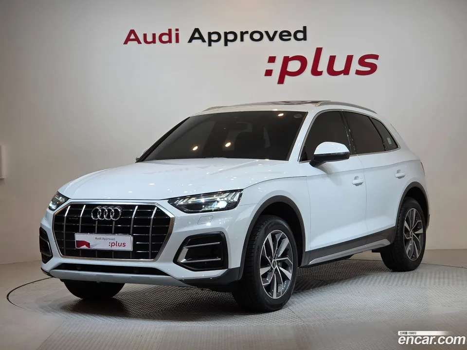 Audi Q5 45 TFSI 2023 — photo 1, buy with delivery to Moscow