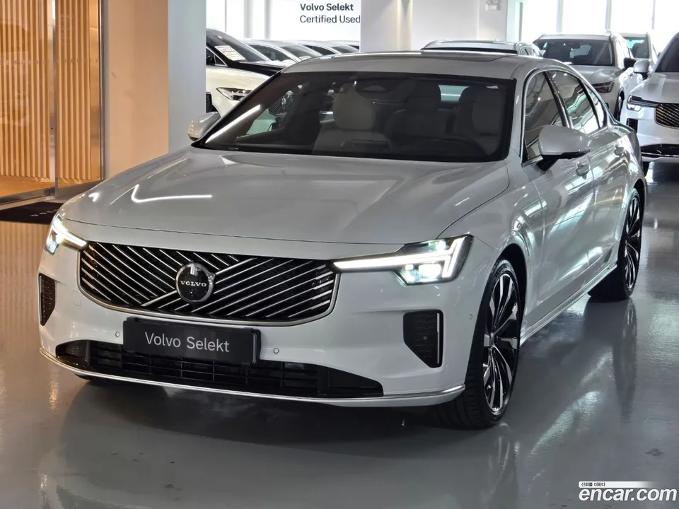 Volvo S90 B5 2026 — photo 1, buy with delivery to Moscow