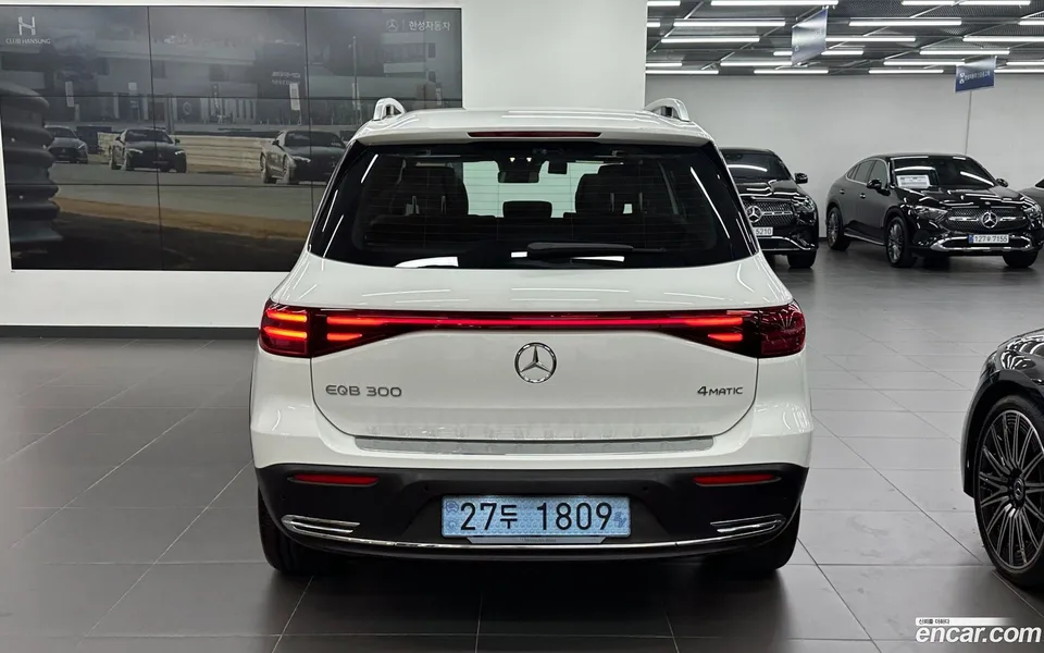 Mercedes-Benz EQB EQB300 4MATIC 2025 — thumbnail 3