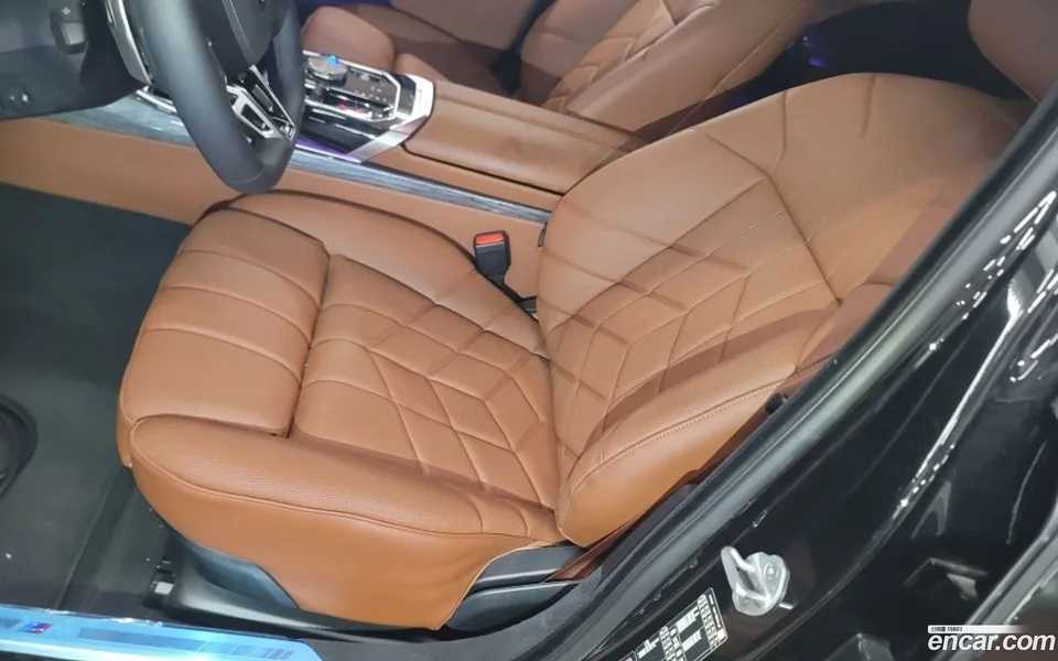 BMW 7 Series 740d xDrive M 2025 — thumbnail 4