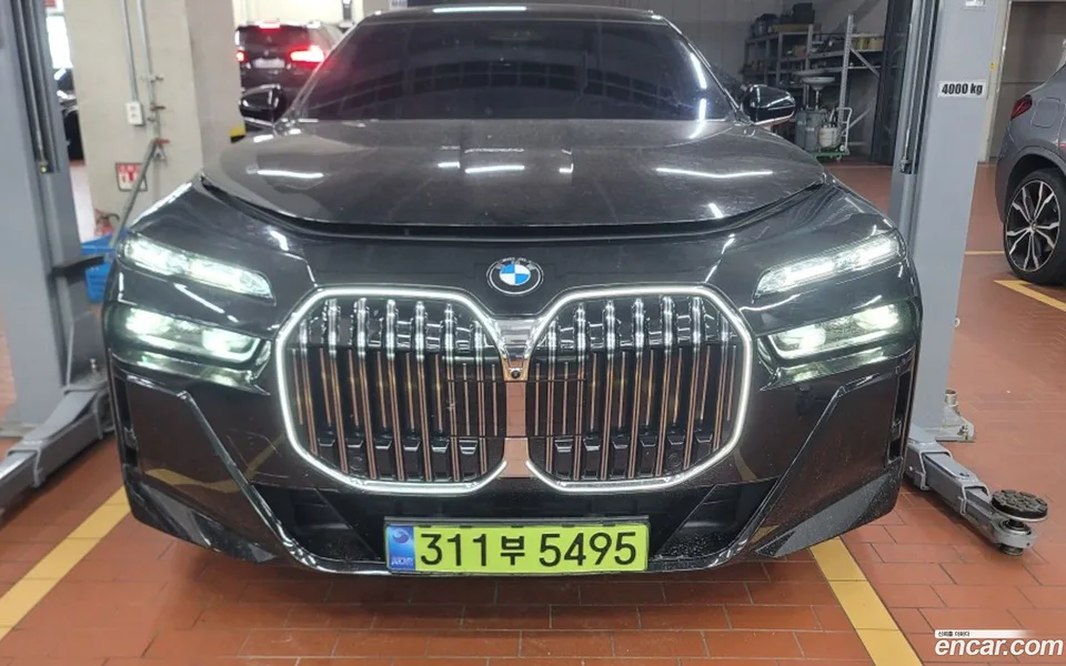 BMW 7 Series 740d xDrive M 2025 — photo 1, buy with delivery to Moscow