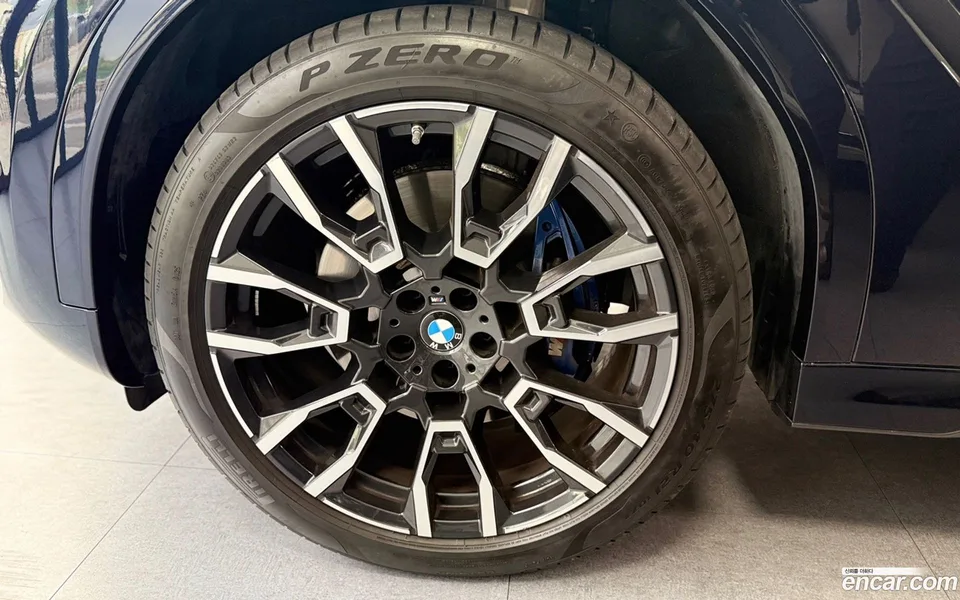 BMW X6 xDrive40i M 2025 — thumbnail 2