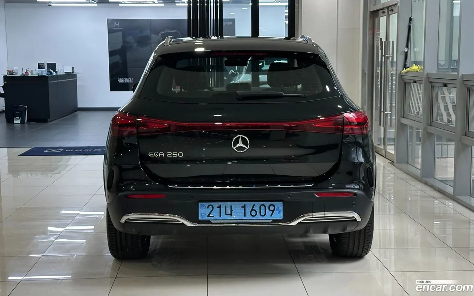 Mercedes-Benz EQA EQA250 AMG 2025 — thumbnail 3