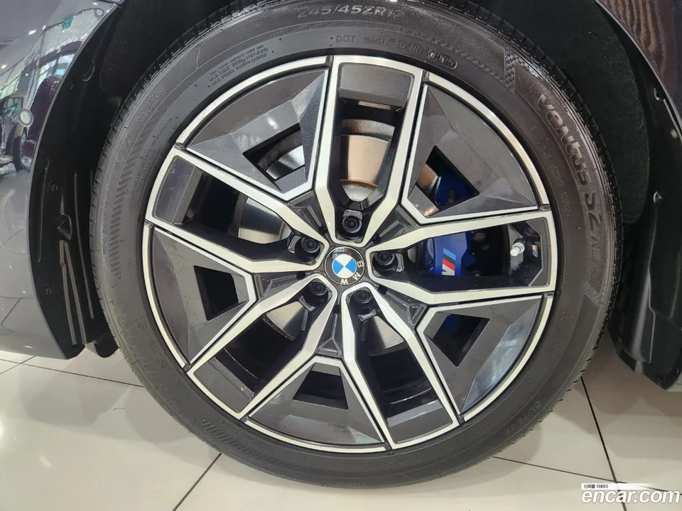 BMW 5 Series 523d M 2025 — thumbnail 5
