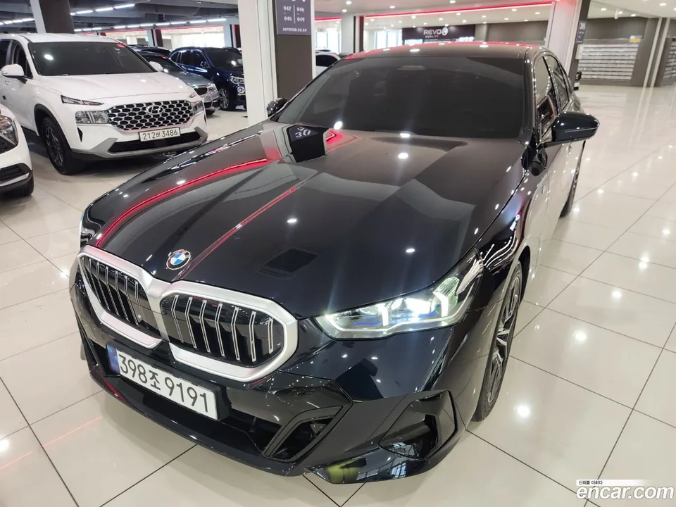 BMW 5 Series 523d M 2025 — photo 1, buy with delivery to Moscow
