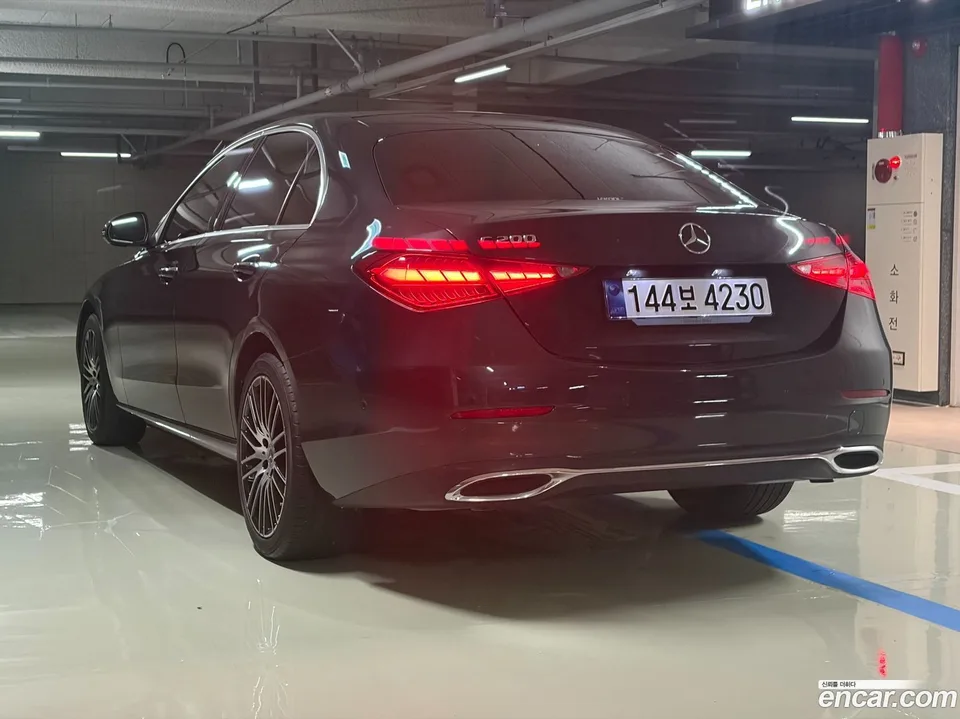 Mercedes-Benz C-Class C200 2025 — thumbnail 4