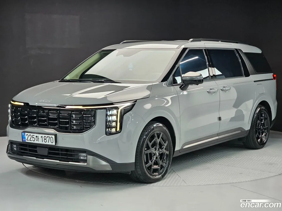 Kia Carnival 9 2025 — photo 1, buy with delivery to Moscow