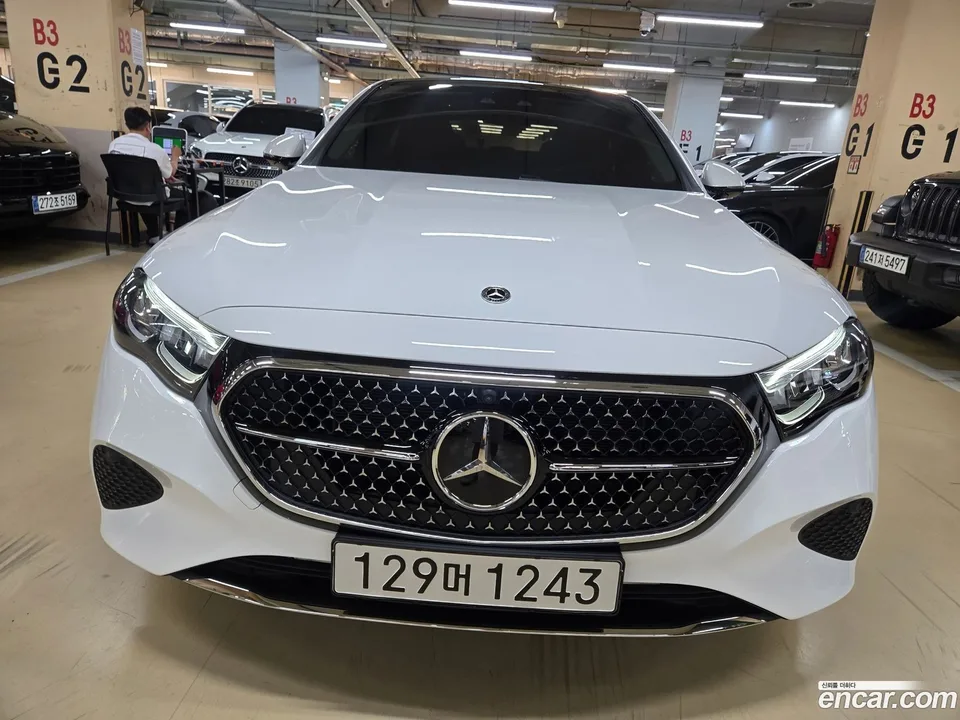 Mercedes-Benz E-Class E200 2025 — thumbnail 5