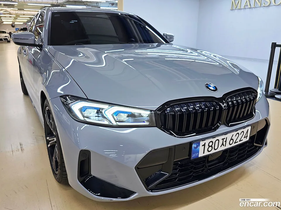 BMW 3 Series 320i M 2024 — thumbnail 2