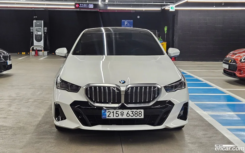 BMW 5 Series 520i M 2025 — thumbnail 3