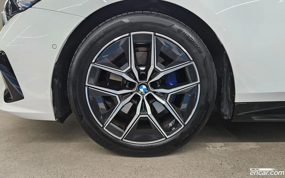 BMW 5 Series 520i M 2025 — thumbnail 5
