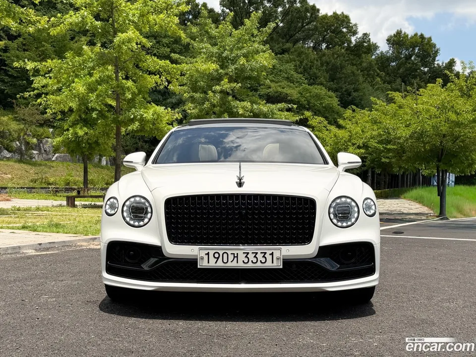 Bentley Flying Spur 4.0 2023 — thumbnail 3