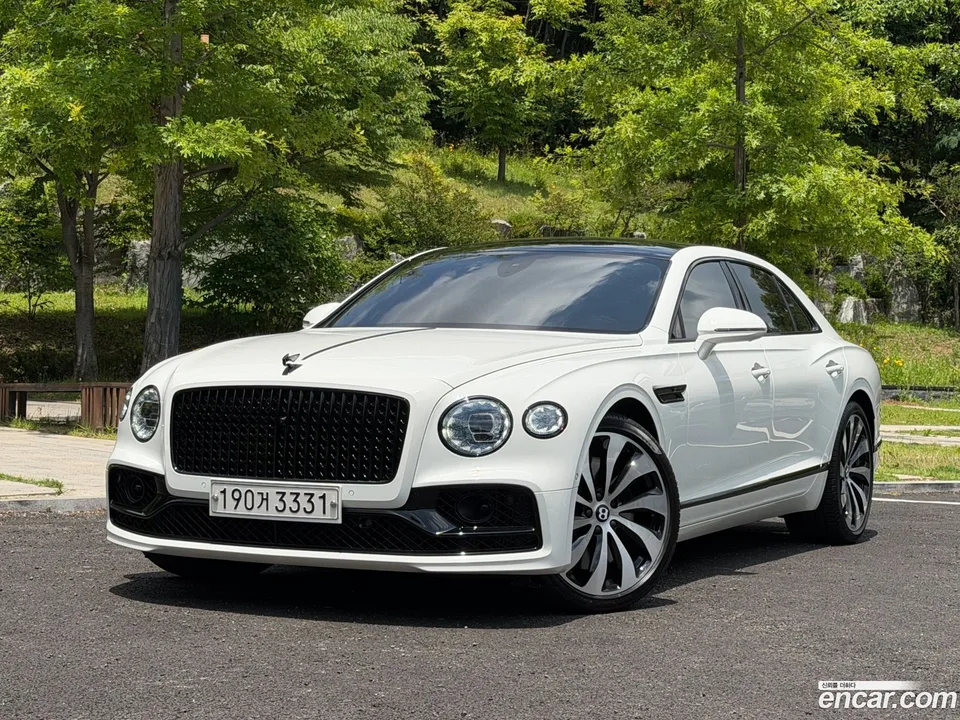 Bentley Flying Spur 4.0 2023 — photo 1, buy with delivery to Moscow