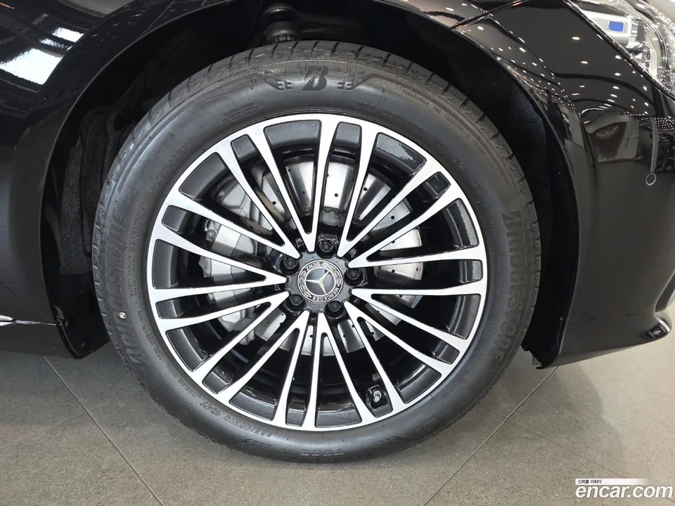 Mercedes-Benz S-Class S350 d 4MATIC 2025 — thumbnail 5