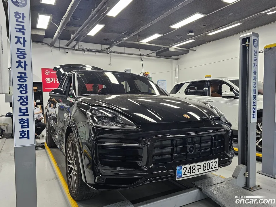 Porsche Cayenne 3.0 2022 — thumbnail 3