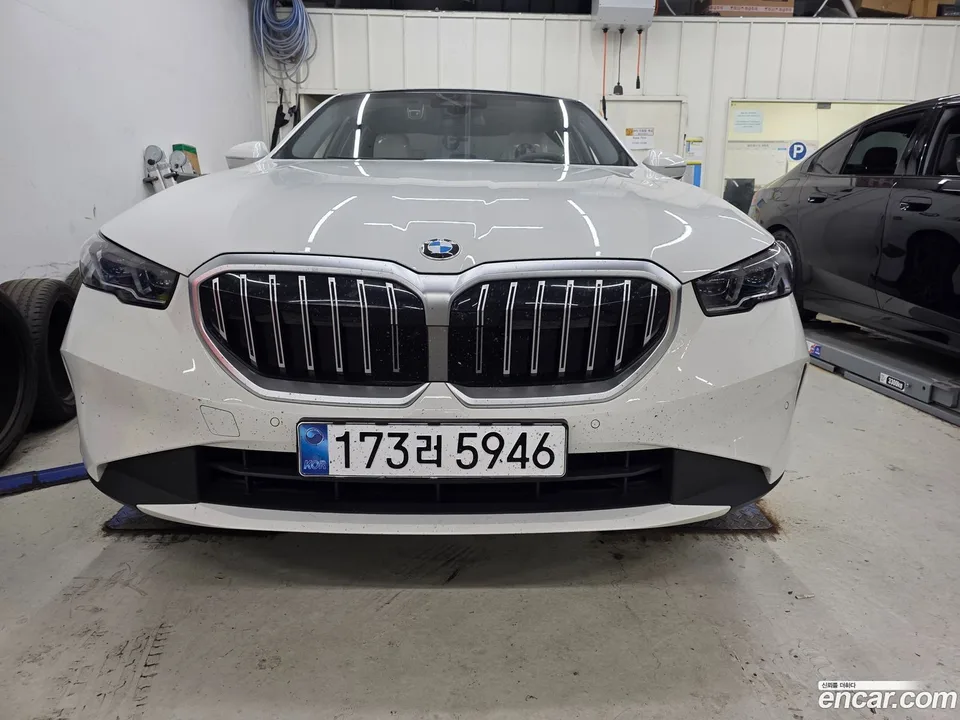 BMW 5 Series 2025