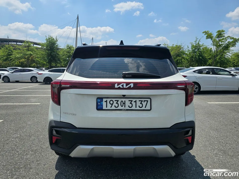 Kia Seltos 1.6 2WD 2023 — thumbnail 4