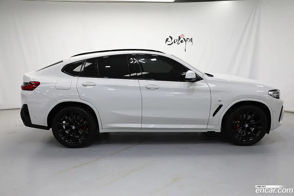 BMW X4 xDrive20i M 2025 — thumbnail 4