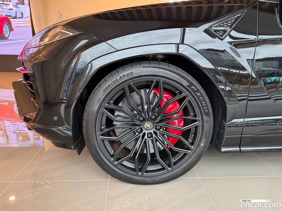 Lamborghini Urus 4.0 V8 SE 2026 — thumbnail 2