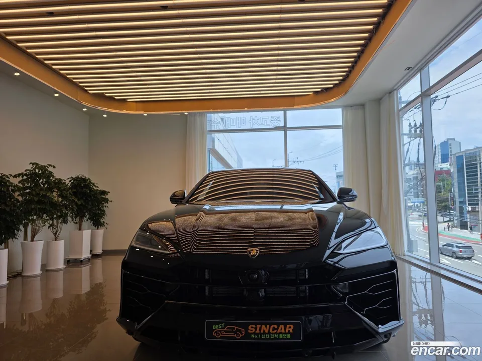 Lamborghini Urus 4.0 V8 SE 2026 — thumbnail 3