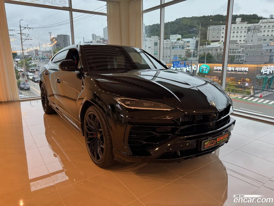 Lamborghini Urus 4.0 V8 SE 2026 — photo 1, buy with delivery to Moscow