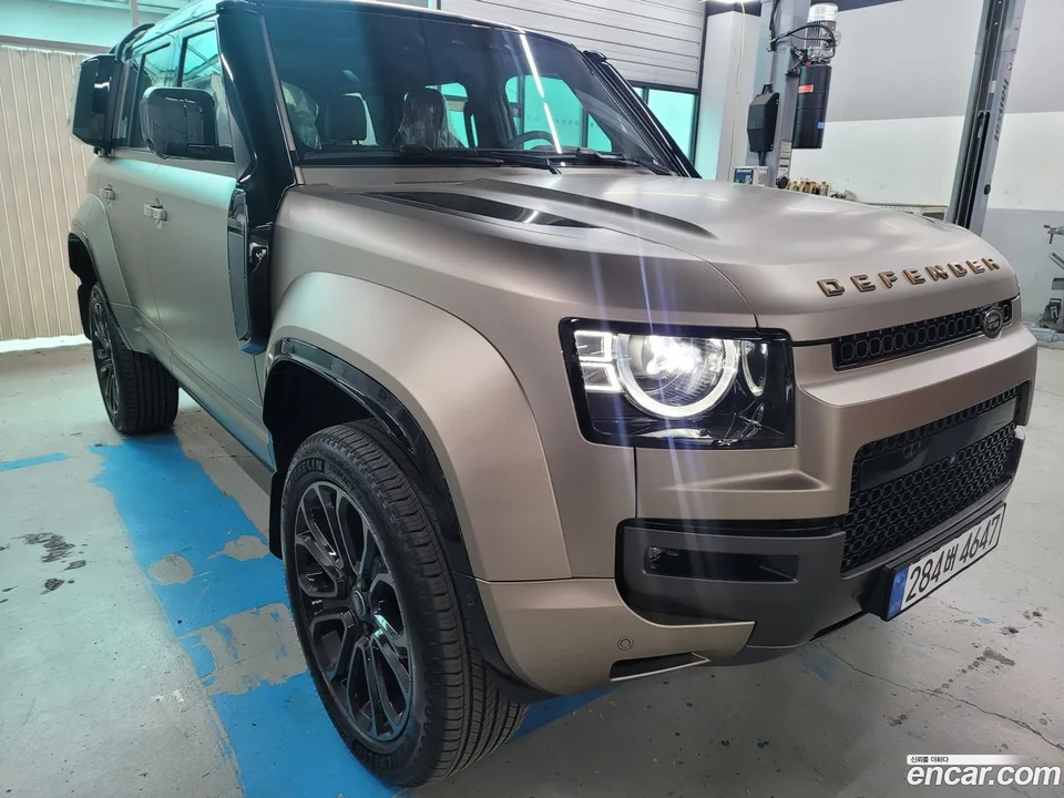 Land Rover Defender 110 P635 2025 — thumbnail 4
