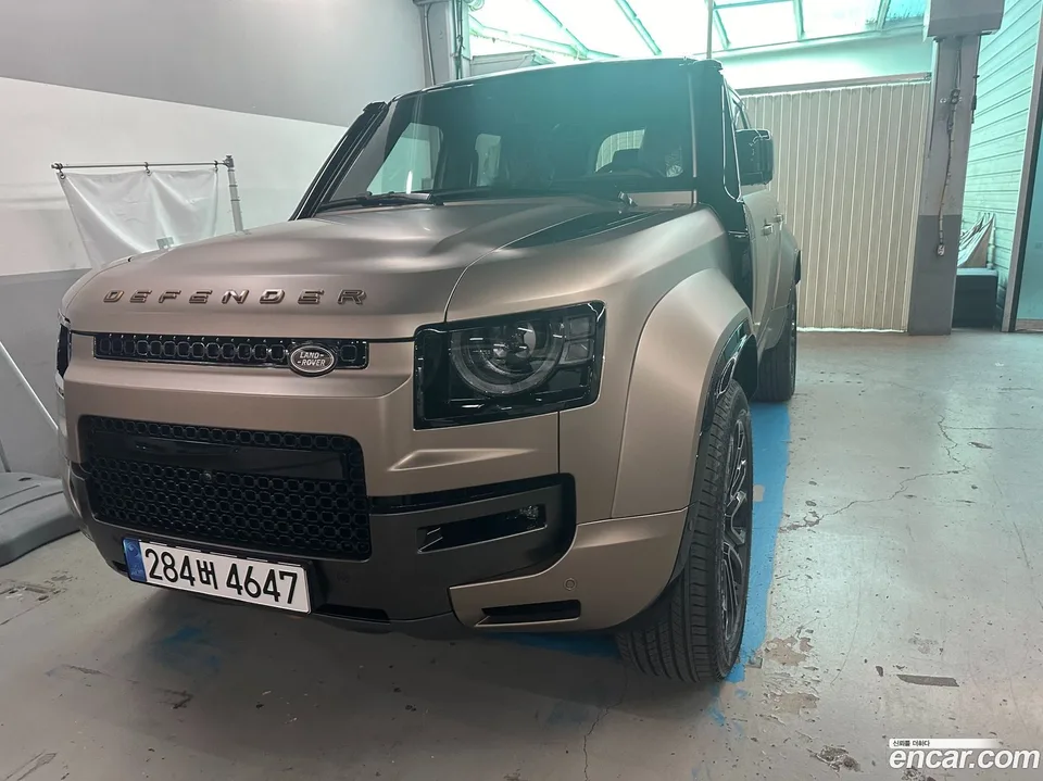 Land Rover Defender 110 P635 2025 — thumbnail 5