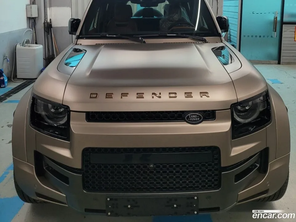 Land Rover Defender 110 P635 2025 — photo 1, buy with delivery to Moscow