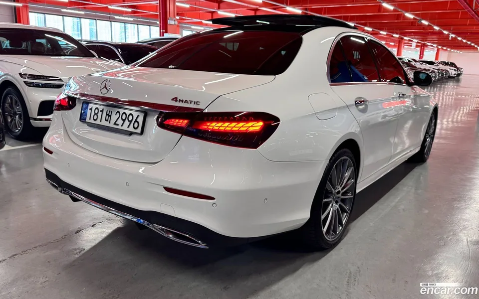 Mercedes-Benz E-Class E350 4MATIC AMG Line 2022 — thumbnail 3