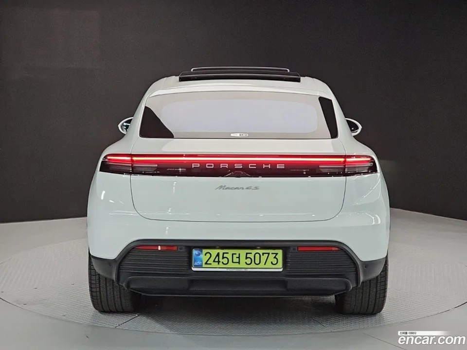 Porsche Macan Electric 4S 2025 — thumbnail 3