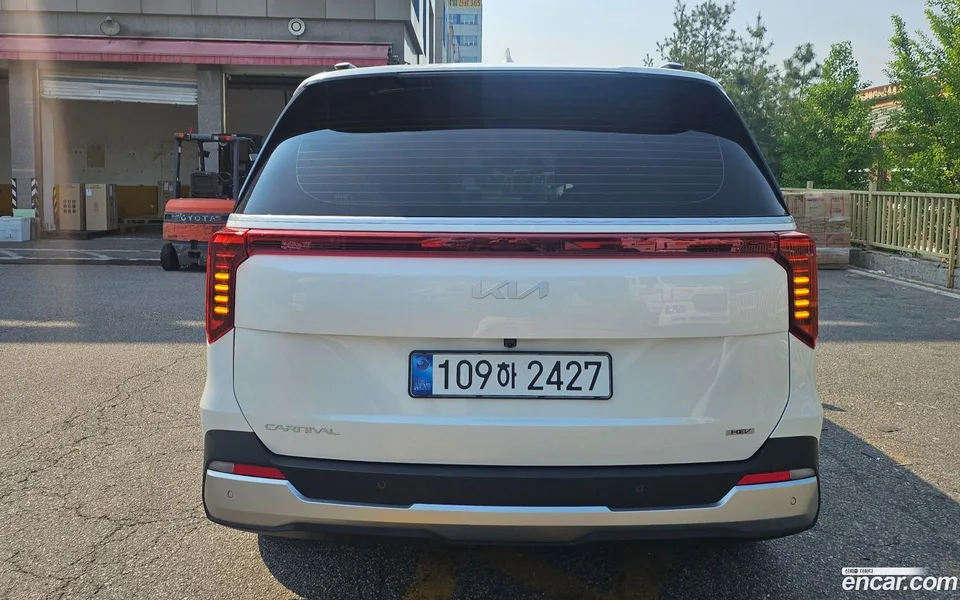 Kia Carnival HEV 9 2026 — thumbnail 2