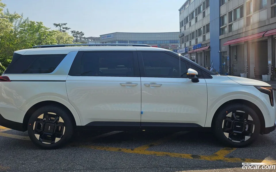 Kia Carnival HEV 9 2026 — thumbnail 3
