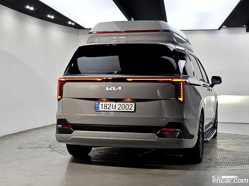 Kia Carnival HEV 9 () 2024 — thumbnail 3