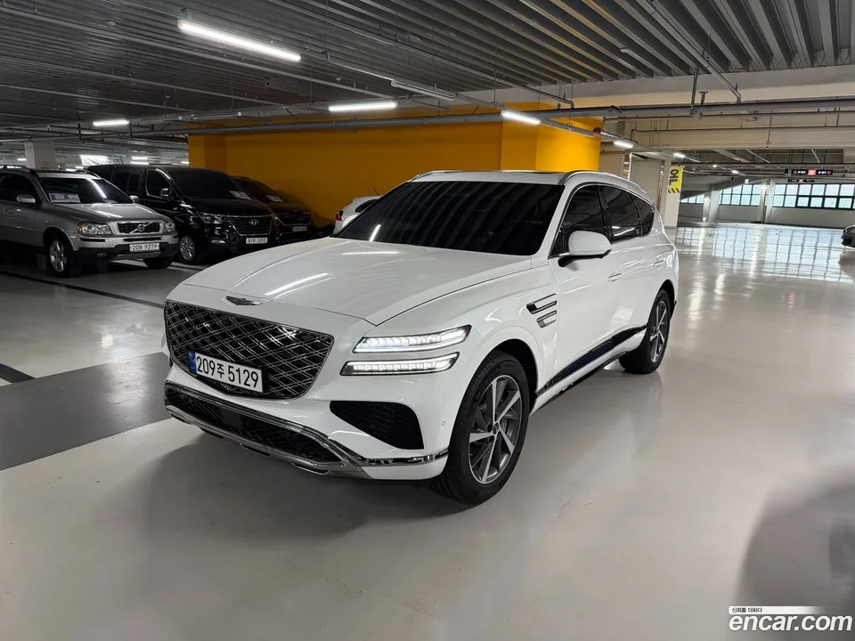 Genesis GV80 2.5T AWD 2023 — photo 1, buy with delivery to Moscow