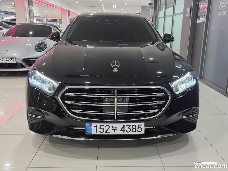 Mercedes-Benz E-Class E220d 4MATIC 2025 — thumbnail 3