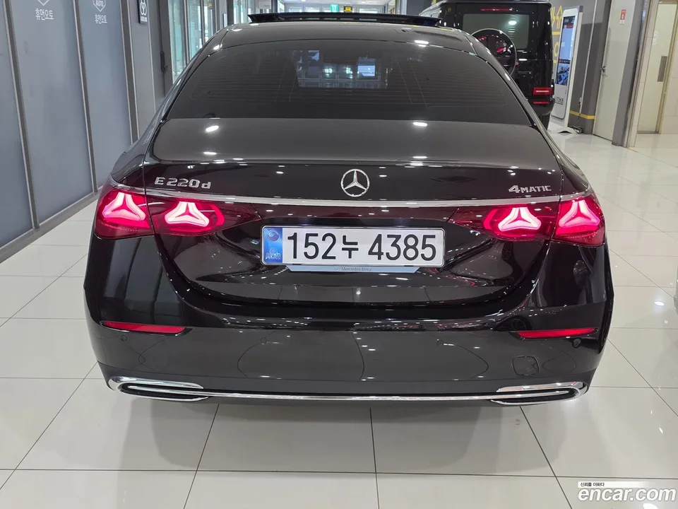 Mercedes-Benz E-Class E220d 4MATIC 2025 — thumbnail 4