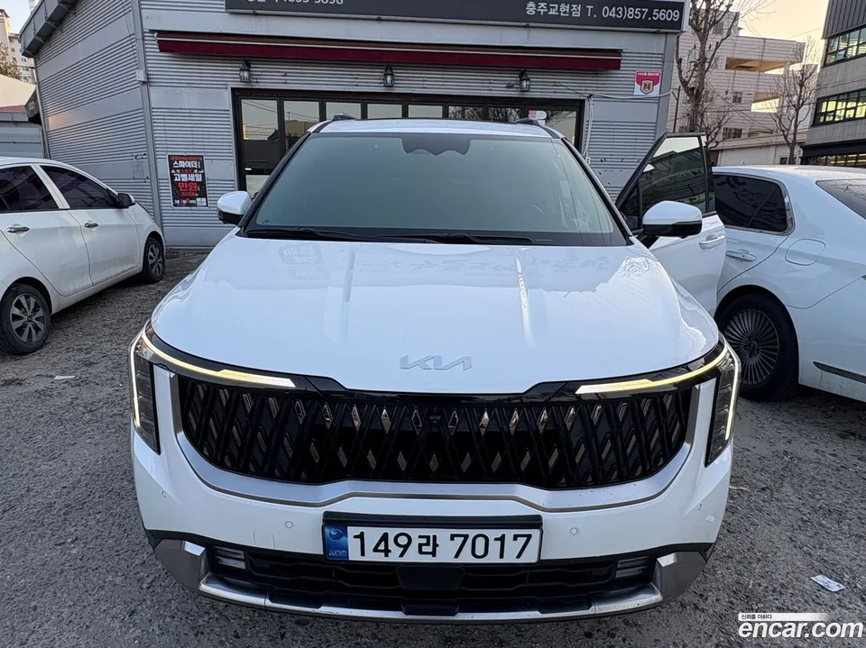 Kia Carnival 9 2024 — photo 1, buy with delivery to Moscow