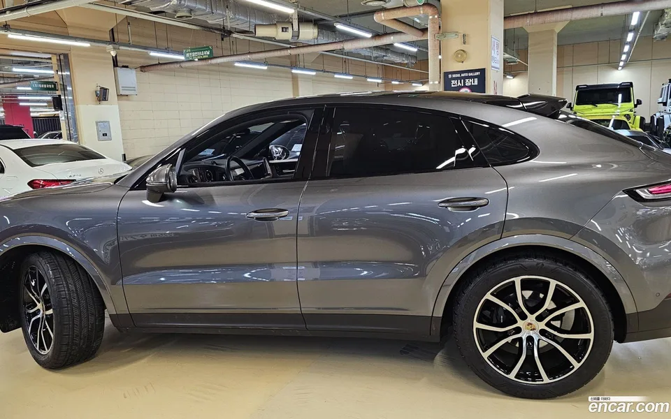 Porsche Cayenne 3.0 2023 — thumbnail 3