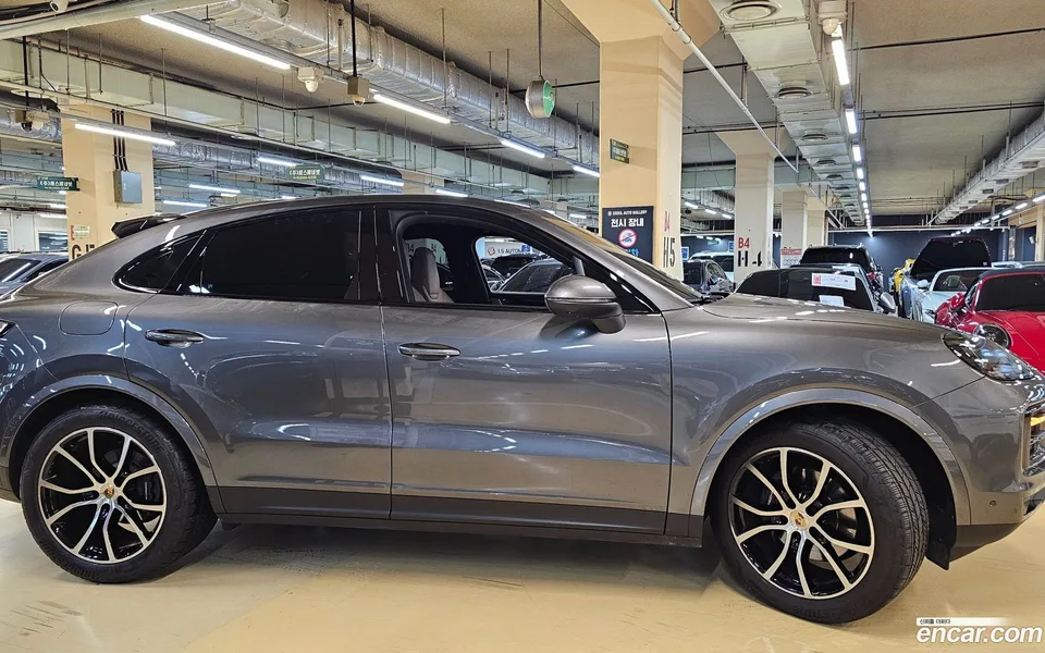 Porsche Cayenne 3.0 2023 — thumbnail 4