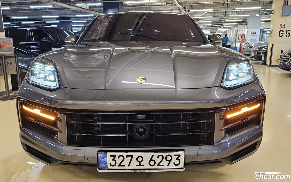 Porsche Cayenne 3.0 2023 — photo 1, buy with delivery to Moscow