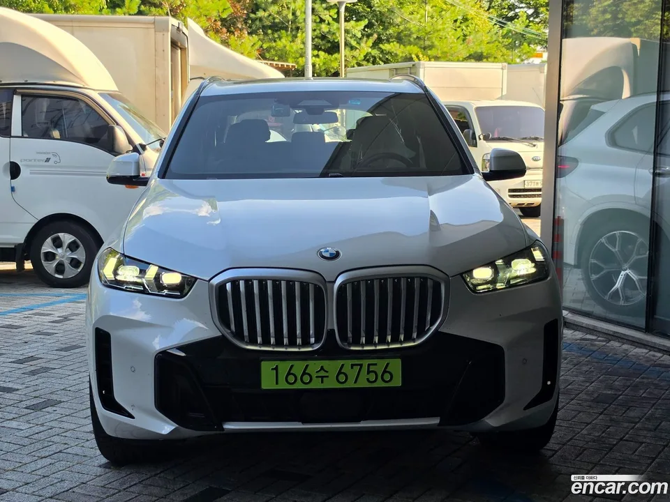 BMW X5 xDrive 40i M 2025 — thumbnail 2