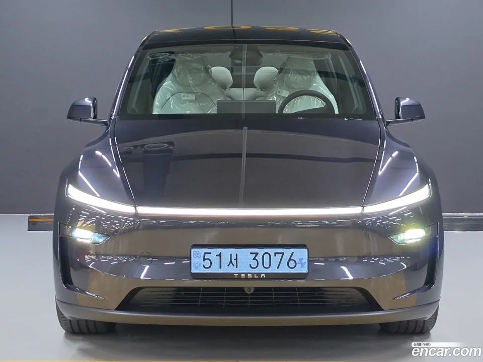Tesla Model Y L AWD 2026 — thumbnail 4