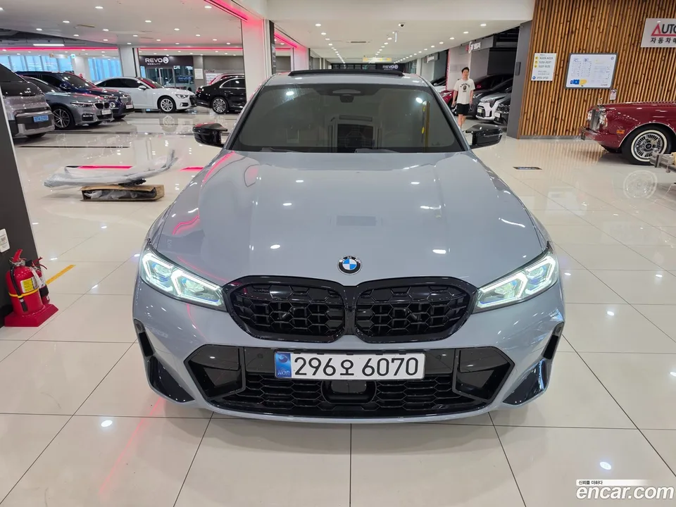BMW 3 Series 320i M 2025 — thumbnail 3