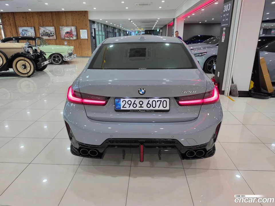 BMW 3 Series 320i M 2025 — thumbnail 4