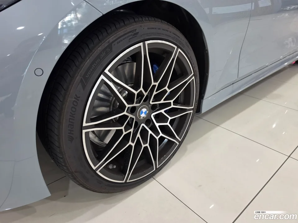 BMW 3 Series 320i M 2025 — thumbnail 5