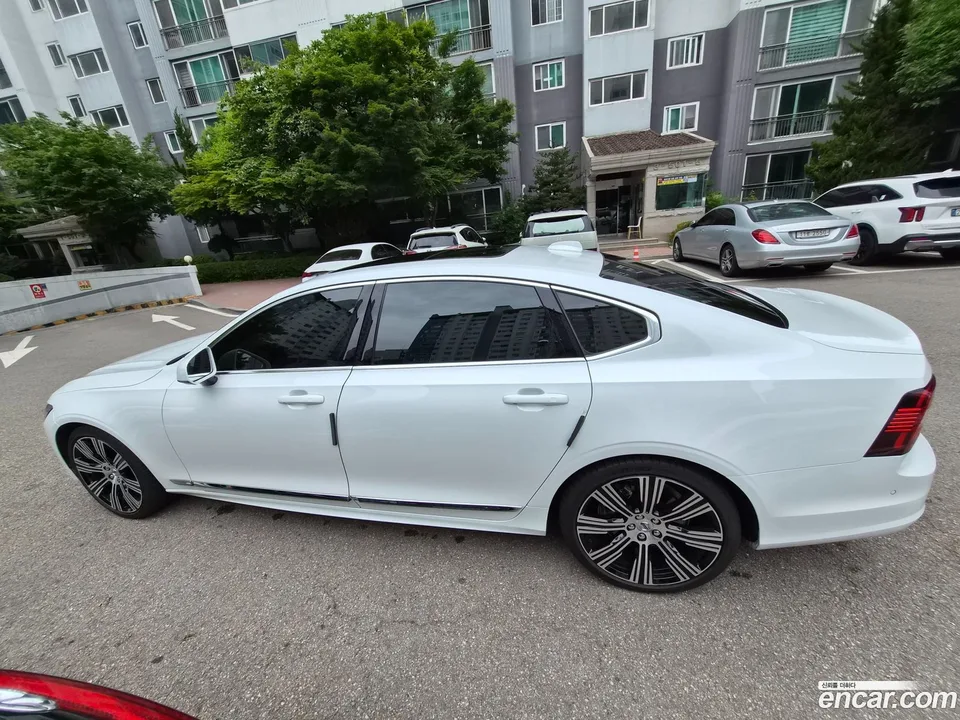Volvo S90 B6 AWD 2024 — thumbnail 3