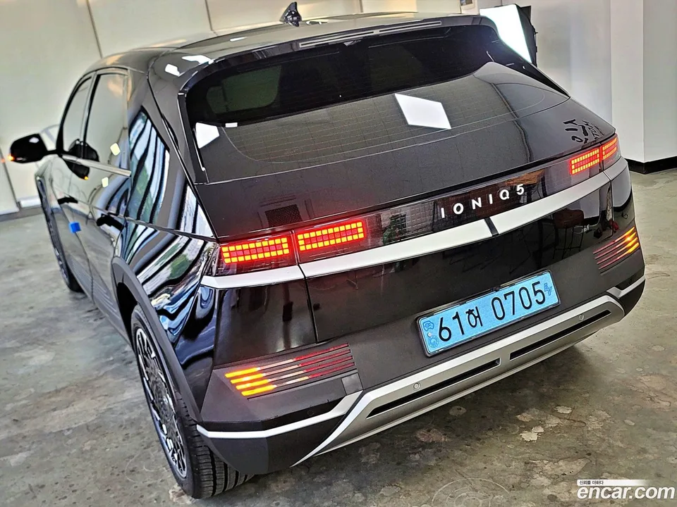 Hyundai Ioniq 5 2023 — thumbnail 4